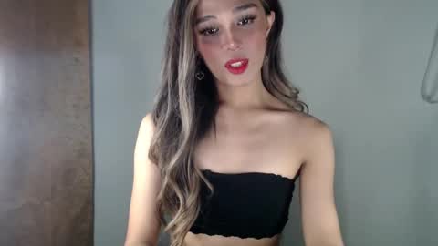 Lily is Gold online show from 03/02/25, 01:04