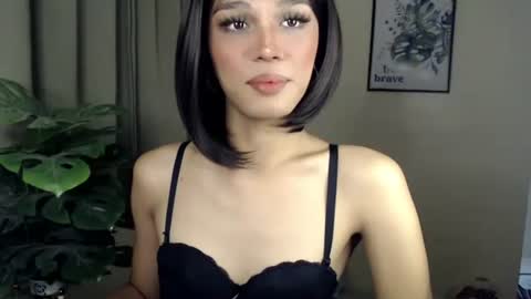 Lily is Gold online show from 06/06/26, 08:52