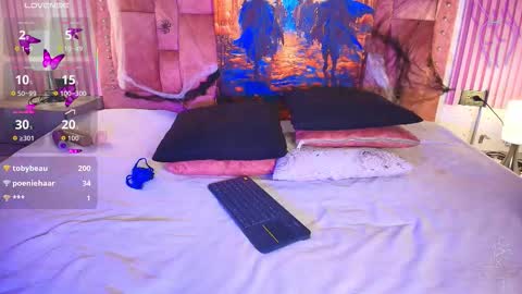 goldilockss15 online show from 10/29/25, 04:48