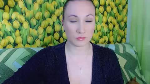 Snapshot of goldmoonn chatting on 04/19/26, 04:28 goldmoonn online show from 04/19/26, 04:28