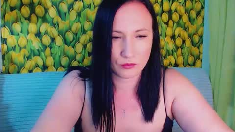 Snapshot of goldmoonn chatting on 05/23/26, 06:01 goldmoonn online show from 05/23/26, 06:01