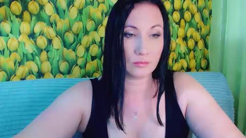 Snapshot of goldmoonn chatting on 06/07/26, 12:20 goldmoonn online show from 06/07/26, 12:20