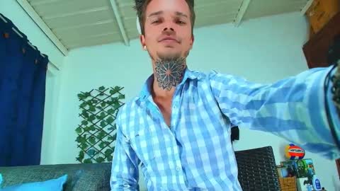 Snapshot of goldy_loyal99 chatting on 09/13/25, 04:23 Goldy Loyal93 online show from 09/13/25, 04:23