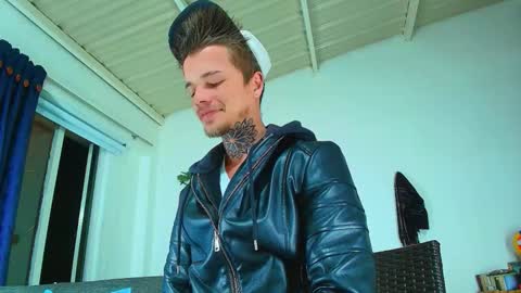 Snapshot of goldy_loyal99 chatting on 09/14/25, 04:33 Goldy Loyal93 online show from 09/14/25, 04:33