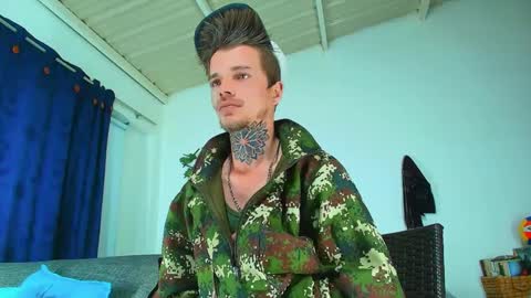 Snapshot of goldy_loyal99 chatting on 09/17/25, 05:20 Goldy Loyal93 online show from 09/17/25, 05:20