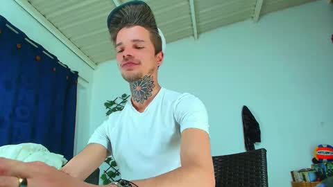 Snapshot of goldy_loyal99 chatting on 09/18/25, 10:12 Goldy Loyal93 online show from 09/18/25, 10:12