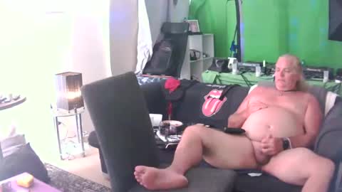 goldyguy011 online show from 12/26/24, 08:53