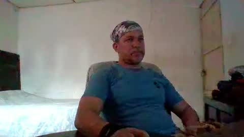 Snapshot of golons17 chatting on 05/05/26, 06:49 golons17 online show from 05/05/26, 06:49