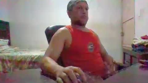 Snapshot of golons17 chatting on 05/19/26, 01:56 golons17 online show from 05/19/26, 01:56