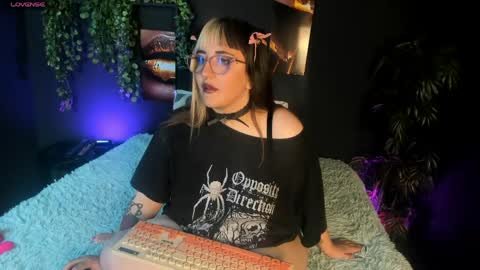 Snapshot of gomory_kitty chatting on 04/18/26, 04:44 gomory_kitty online show from 04/18/26, 04:44