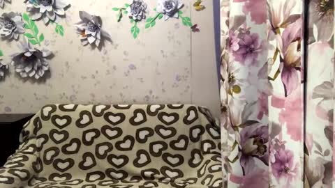 good_girl_24 online show from 02/08/25, 11:45