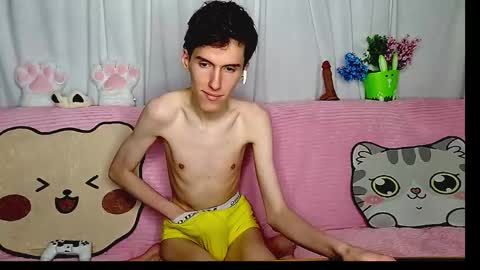 Snapshot of goodboyluca chatting on 05/11/26, 04:04 Luca online show from 05/11/26, 04:04