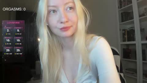 SOPHIE online show from 09/24/25, 04:16