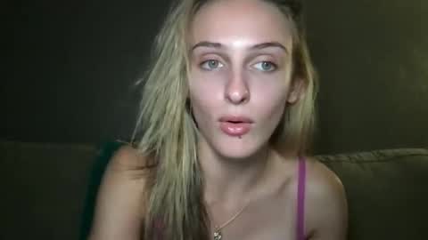 goodgirlliv online show from 10/04/25, 01:47
