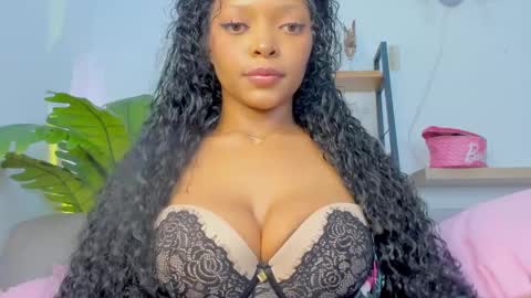 Dominique online show from 02/21/25, 02:06