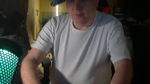 Snapshot of google5001 chatting on 11/05/25, 08:31 google5001 online show from 11/05/25, 08:31