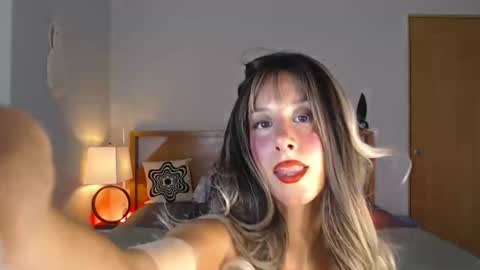Snapshot of goonergirlnextdoor chatting on 05/25/26, 02:34 princess kierra online show from 05/25/26, 02:34
