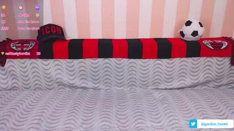 Snapshot of gordonhunt chatting on 12/18/24, 02:38 Gordon Hunt online show from 12/18/24, 02:38