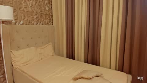 RIANA online show from 02/19/25, 09:14