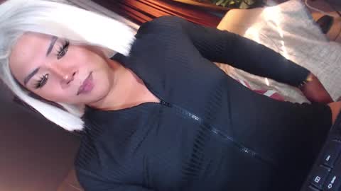 Samantha online show from 04/14/26, 06:52