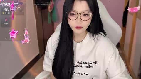 Snapshot of gorgeous_girl33 chatting on 12/08/24, 08:15 gorgeous girl33 online show from 12/08/24, 08:15