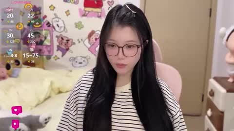 Snapshot of gorgeous_girl33 chatting on 11/08/25, 01:50 gorgeous girl33 online show from 11/08/25, 01:50