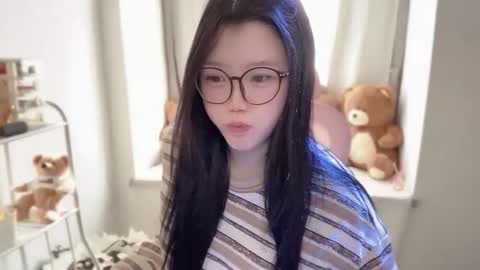Snapshot of gorgeous_girl33 chatting on 01/07/26, 01:19 gorgeous girl33 online show from 01/07/26, 01:19