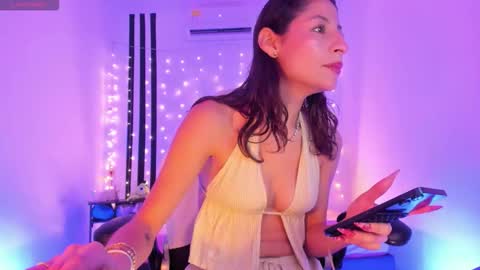 i am Jessi  I love animals and drawing I hope to get along with everyone. XOXO online show from 02/28/26, 08:21