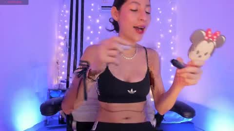 i am Jessi  I love animals and drawing I hope to get along with everyone. XOXO online show from 04/10/26, 07:18