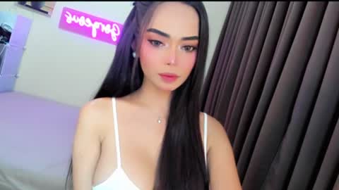 Snapshot of gorgeoustransgirl chatting on 07/05/26, 06:48 Emmy online show from 07/05/26, 06:48