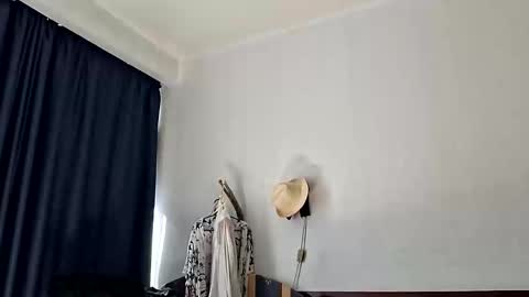 Snapshot of goshawk3 chatting on 09/19/25, 12:17 Gos Hawk online show from 09/19/25, 12:17