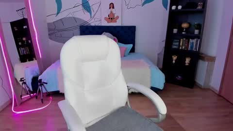 Alice online show from 12/18/25, 07:20