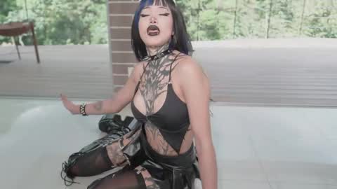 sophie  Special celebration a the beach 300k followers 3011 and 0112   online show from 03/25/26, 07:42