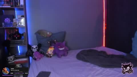 Snapshot of goth_stein chatting on 05/22/26, 01:46 Engel Please help me to reach 50 thumbs up online show from 05/22/26, 01:46