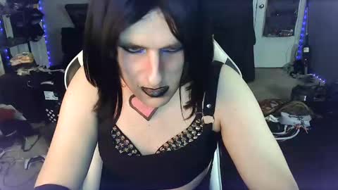 Snapshot of gothic123451 chatting on 01/13/25, 08:26 Victoriana online show from 01/13/25, 08:26