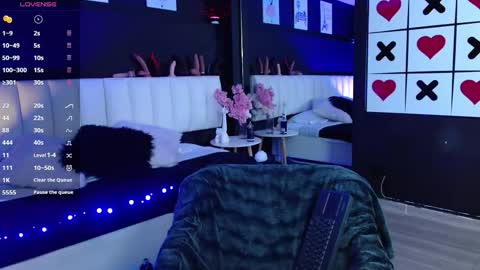 Meredith Alessandra online show from 12/02/25, 04:51