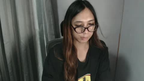 Snapshot of grace_for_youuu chatting on 06/15/26, 09:11 HoneyGrace online show from 06/15/26, 09:11