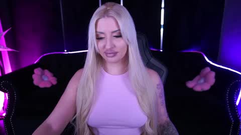 gracedaviess online show from 05/01/26, 01:05
