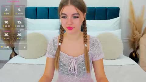 Snapshot of graceerica chatting on 10/06/25, 12:24 Erika online show from 10/06/25, 12:24