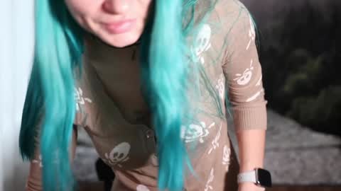 Snapshot of gracegreen chatting on 12/14/24, 09:07 I will be glad to see you 30 N 1800 - 2300 gmt3 online show from 12/14/24, 09:07