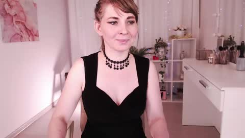 Snapshot of gracelure chatting on 01/14/25, 06:02 Grace online show from 01/14/25, 06:02