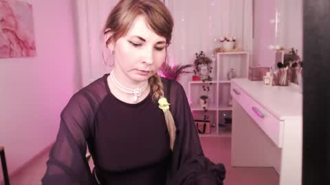 Snapshot of gracelure chatting on 01/15/25, 08:41 Grace online show from 01/15/25, 08:41