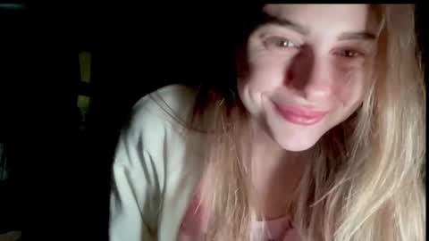 Snapshot of gracetorrezz chatting on 02/21/25, 04:51 gracetorrezz online show from 02/21/25, 04:51