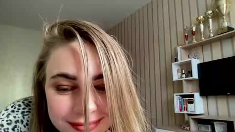 Snapshot of gracetorrezz chatting on 10/20/25, 01:11 gracetorrezz online show from 10/20/25, 01:11