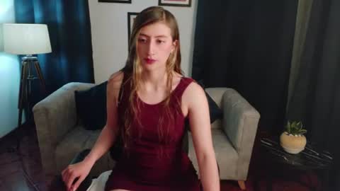 Snapshot of graciecollins chatting on 07/04/26, 04:13 Gracie online show from 07/04/26, 04:13