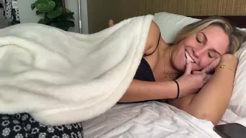 Gracie Mae online show from 01/25/25, 04:35