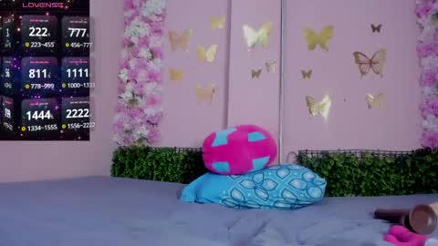 Mi Name is violeta  online show from 05/15/26, 05:09