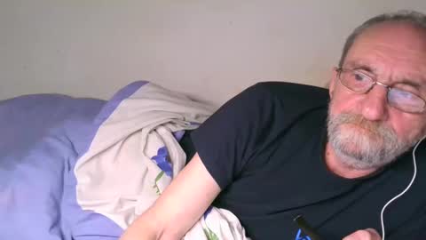 Snapshot of grandpa_mark chatting on 01/17/25, 07:08 Mark online show from 01/17/25, 07:08