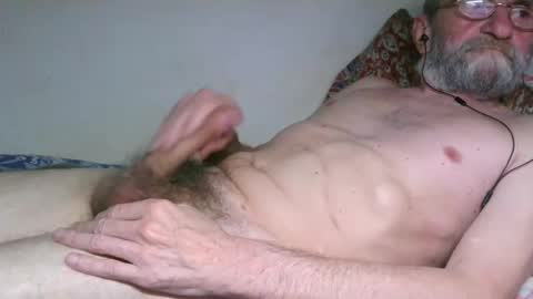 Snapshot of grandpa_mark chatting on 09/26/25, 08:02 Mark online show from 09/26/25, 08:02