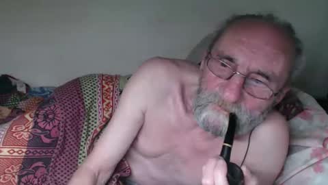 Snapshot of grandpa_mark chatting on 10/04/25, 05:49 Mark online show from 10/04/25, 05:49